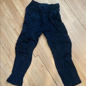 Free People women’s black Cargo linen style Pants